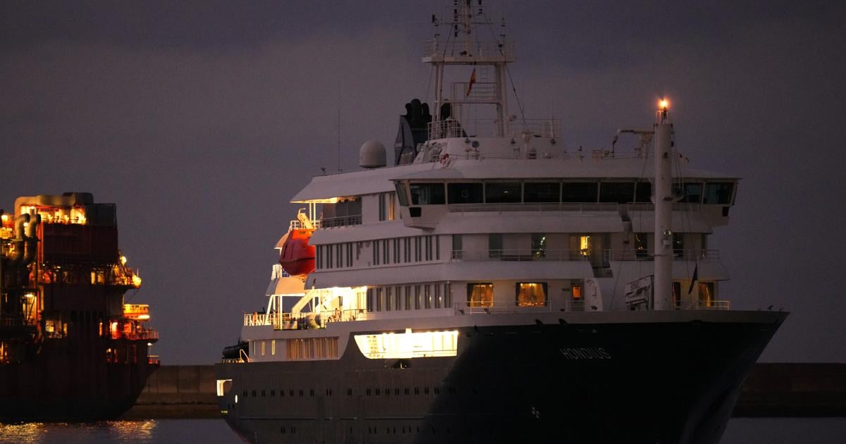 Passengers start disembarking from hantavirus-stricken cruise ship in Spain’s Canary Islands