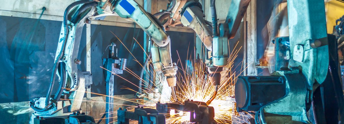 Assessing Kennametal (KMT) Valuation After A Sharp Pullback And Conflicting Fair Value Signals